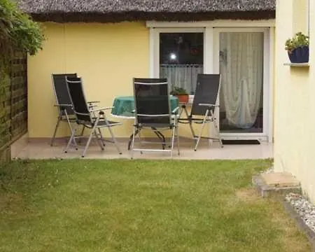 度假居 Freude Daniela Reetgedecktes Ferienhaus *